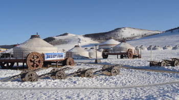 ジンギスカンモンゴルパオ休暇村での観光が終了、市内へ帰途