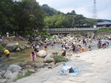 中ノ島公園で川遊び♪