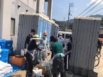 ８月６日(月)、広島駅集合、坂町小屋浦地区への避難所運営サポートボランティア
