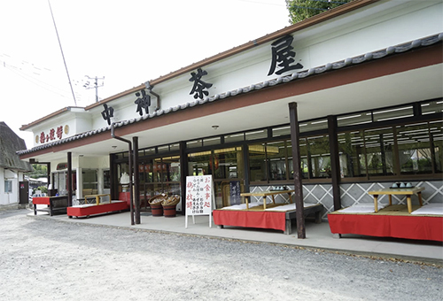 太宰府名物 【梅ヶ枝餅】の名店・中神茶屋より 太宰府名物 【梅ヶ枝餅】の名店・中神茶屋より