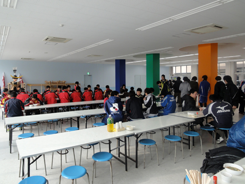 母校で2012年初蹴り