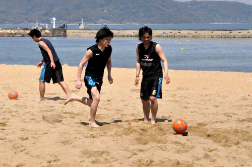 ビーチサッカー シーズン到来!