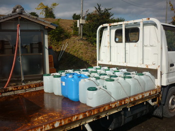 午前中は鹿島で毎月恒例の水汲みでした！