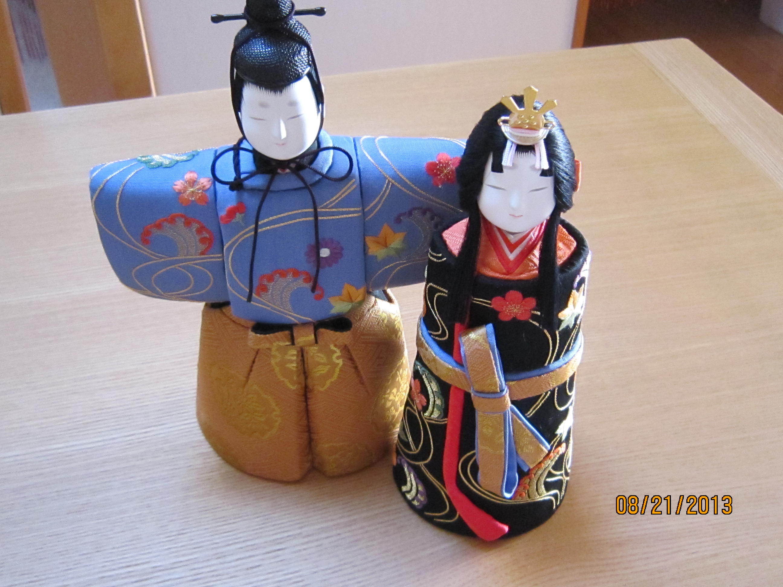 日本刺繡立雛