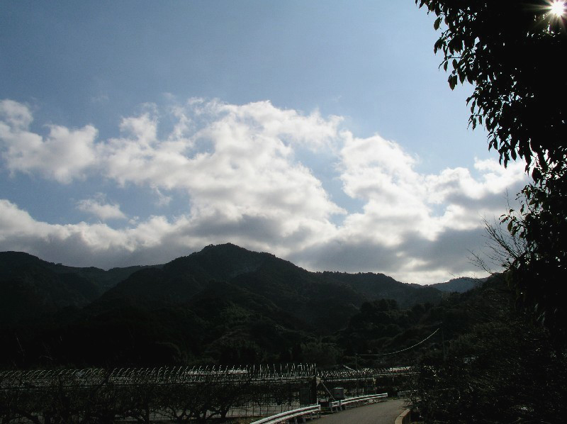 雲と耳納山