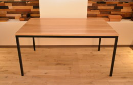 ホワイトオーク×鉄脚のテーブル（マットウレタン塗装）完成！