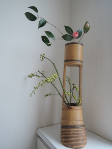 竹の花器です