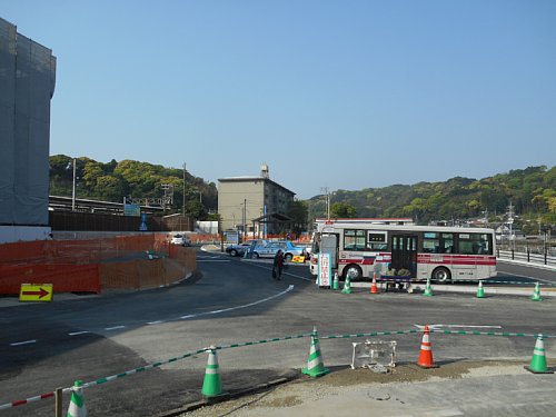 東郷駅前　宗像大島への観光客増加