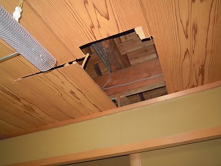 天井板張替工事しました。