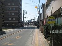 道路を走る熊本電鉄