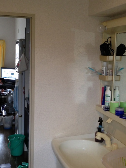 福岡市の学生寮にて壁穴補修工事の事例