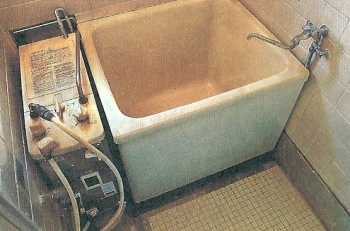 バランス釜タイプの浴室