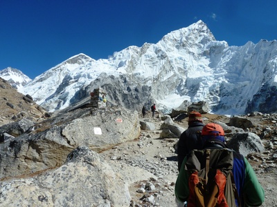 「エベレスト・カラパタール登頂」トレッキング