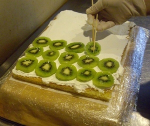 ケーキ作ってます！