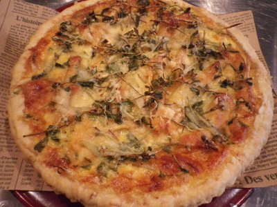 新ゴボウと豆苗のキッシュ