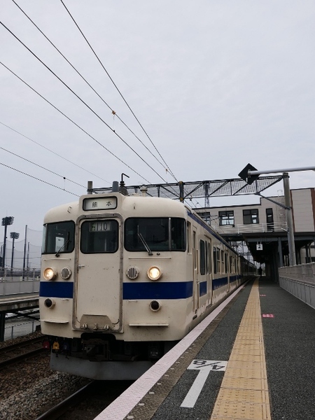 久しぶりに乗った４１５系電車が筑後船小屋駅に到着。