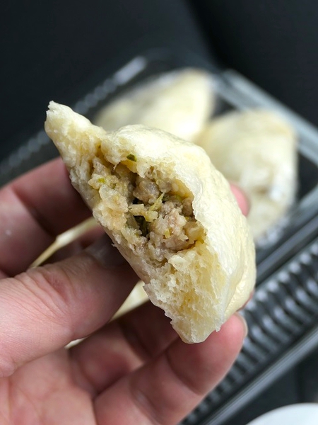 地味斉の肉まん。
