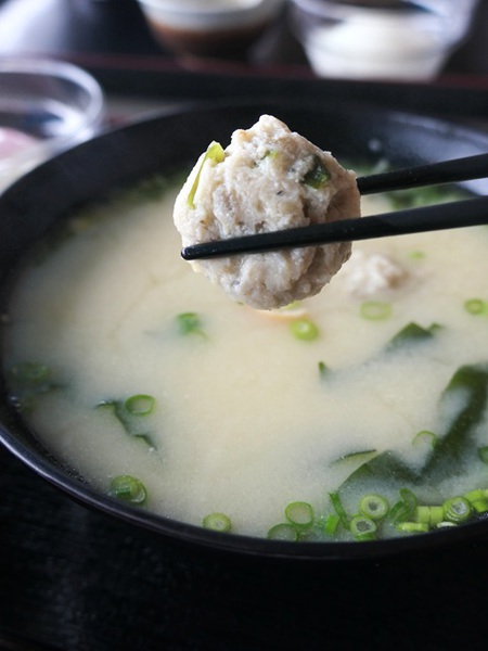 おさかな市場しげながの特選海鮮丼大盛り。