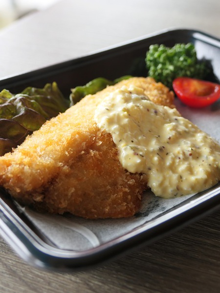 おさかな市場しげながの特選海鮮丼大盛り。