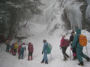 難所ヶ滝の巨大な氷柱