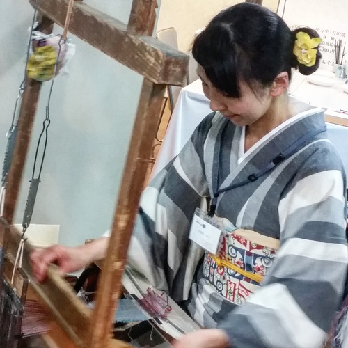 信州の織姫 小岩井カリナさん 明るく颯爽とご来福‼ ～ 女性伝統工芸士展  ～