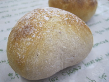 天然酵母いちごパン