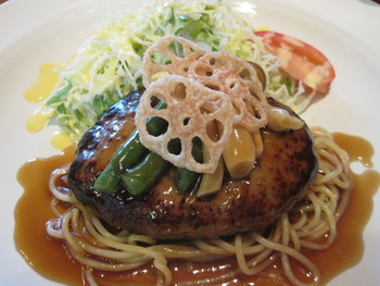 ログハウスの洋食屋木こりさん