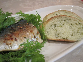 ハーブ鯖＆大根パン