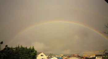 どしゃ降りの後、大きな虹～二重に！