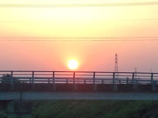 日が沈みかけ