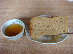 たまご色＆蜂
