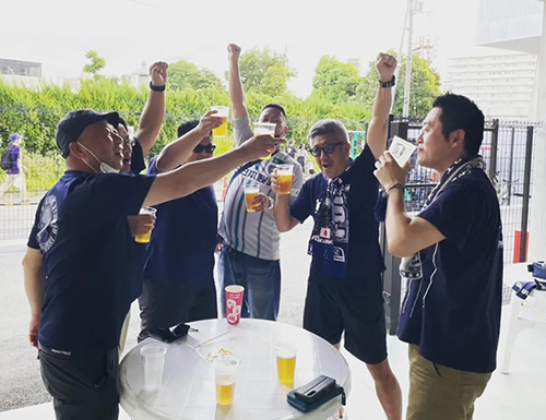 スタジアム着