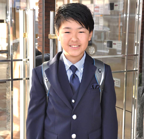 長男・彪吾　小学校生活最後の登校