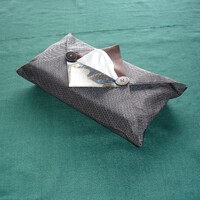 男物の大島紬で作ったティッシュボックスカバー・２