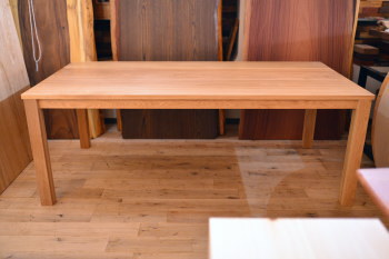 無垢オーク幅広（FAS）グレードのオークダイニングテーブル完成！