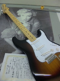 ギターショップサイン３ 2011/11/06 13:31:59