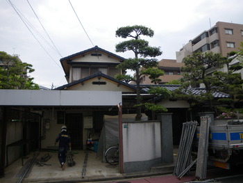 薬院の耐震補強工事の現場です。