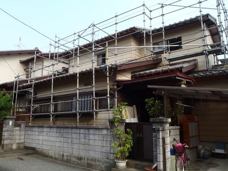 福岡市早良区の塗装の現場です。