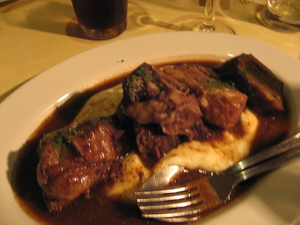 牛バラ肉の赤ワイン煮