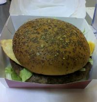 お昼はマイアミバーガー❤