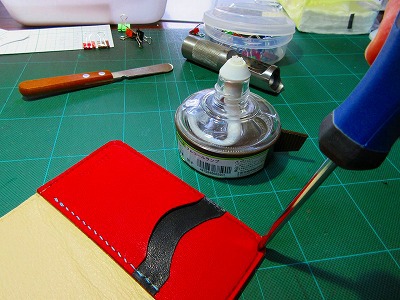 縫い糸を沈める IPhone5手帳型フォルダ