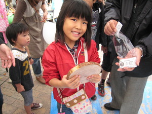 でてこんの祭が大盛況！