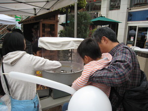 でてこんの祭が大盛況！