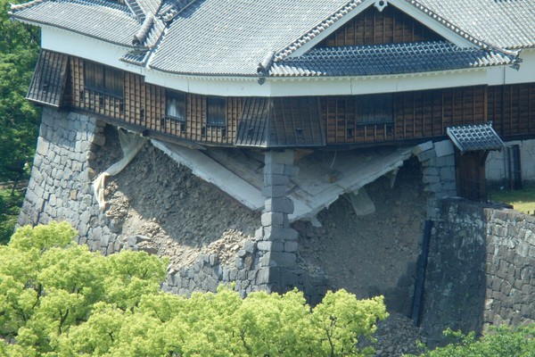 熊本城を見る2016(#1)熊本市役所から見た惨状 #熊本 #がんばろう熊本